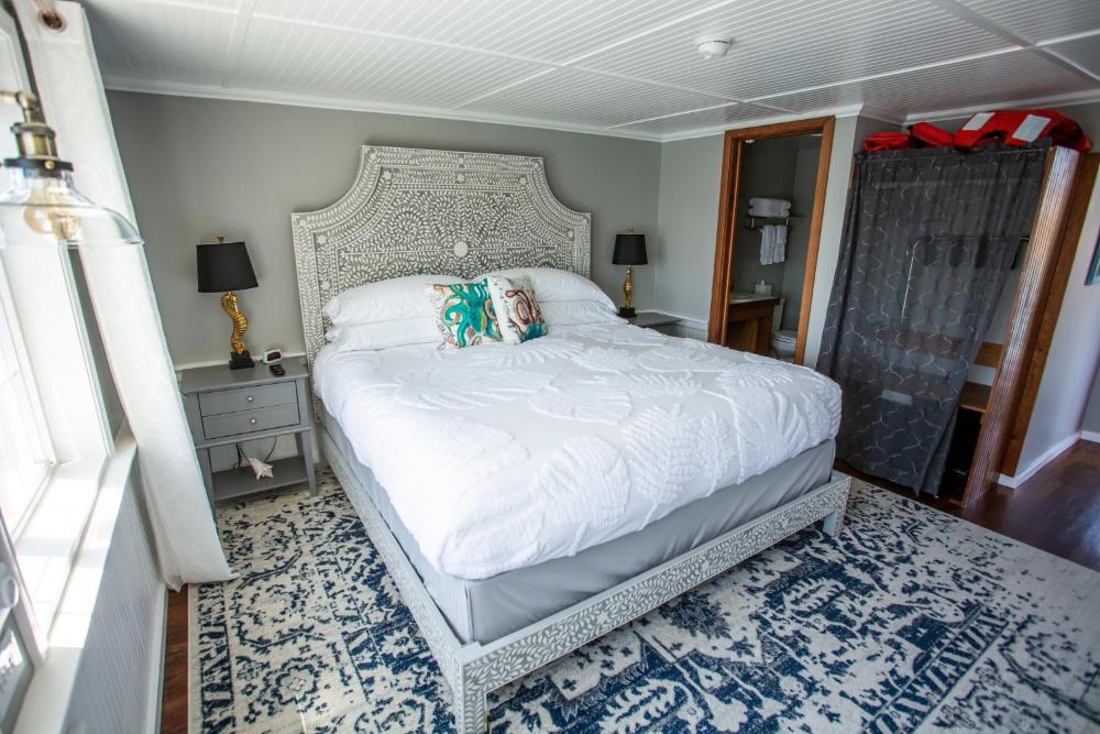 King Room with Sea View interior