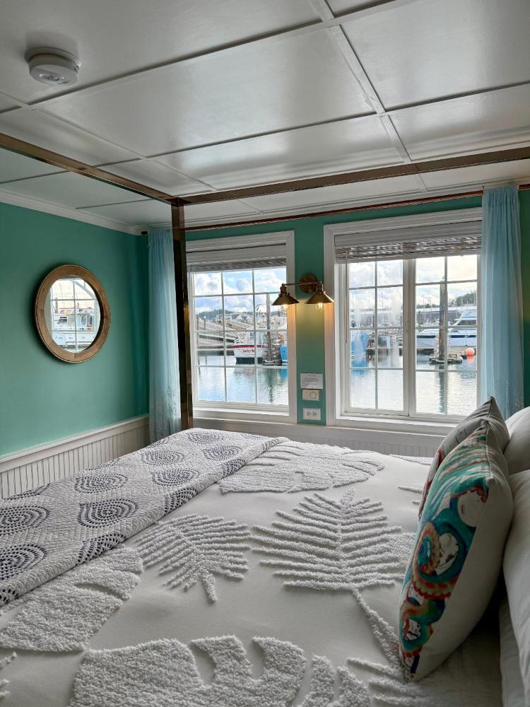 The Newport Belle